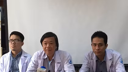 Cứu sống 2 trường hợp uống nhầm xăng và hóa chất