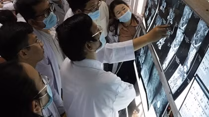 Cha ruột hy sinh thận để cứu con