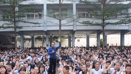Tuyên truyền tấm gương dũng cảm của 5 "hiệp sĩ đường phố" bắt cướp