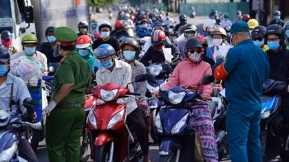 TP Hồ Chí Minh áp dụng linh hoạt phương án kiểm tra người đi lại 