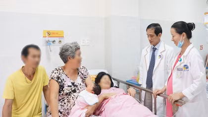 6 giờ giành giật sự sống cho mẹ con sản phụ 