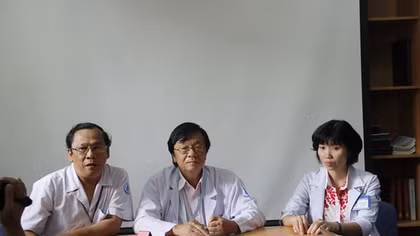 8 giờ giành giật mạng sống cho bé gái bị xuất huyết ồ ạt 