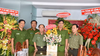 Báo CAND chúc mừng các trường nhân ngày Nhà giáo Việt Nam 20-11