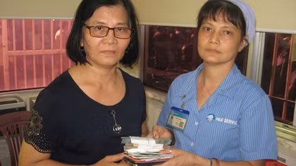 Nêu gương nữ nhân viên tạp vụ có tấm lòng "vàng"