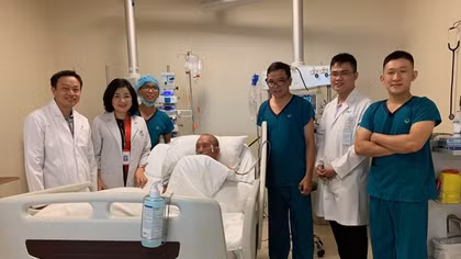 Sống lại kỳ diệu sau 14 ngày xuất huyết não, hôn mê sâu