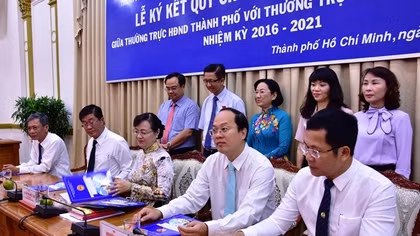Phải đáp ứng được nguyện vọng, ý kiến, quyền làm chủ của dân