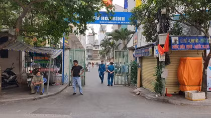 Tìm kiếm hành khách đi trên 3 chuyến bay có người nghi nhiễm COVID-19