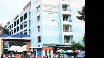 Nam điều dưỡng Bệnh viện Trưng Vương nhiễm COVID-19