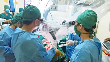 Phẫu thuật khối u màng não to như quả bóng bàn ở vị trí nguy hiểm