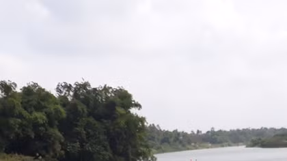 Một người phụ nữ tử vong trên ghe nghi điện giật