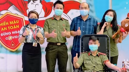 Trung úy, ca sĩ Thu Hường: Chúng tôi luôn sẵn sàng “vì tuyến đầu chống dịch”