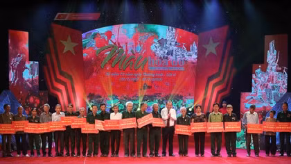 Chương trình “Màu hoa đỏ” - Tri ân người có công với đất nước