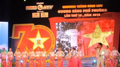Giao lưu "Gương sáng phố phường năm 2016"