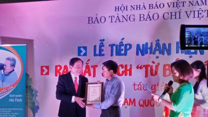 Tiếp nhận hàng loạt hiện vật, tư liệu quý về báo chí Việt Nam