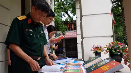 21 tác giả đạt giải cuộc thi “Những tấm gương bình dị mà cao quý”