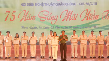 Bế mạc Hội diễn Nghệ thuật quần chúng CAND lần thứ XI khu vực III