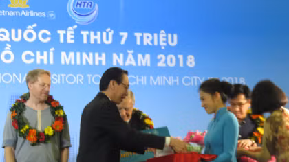 Đón khách quốc tế thứ 7 triệu đến TP Hồ Chí Minh