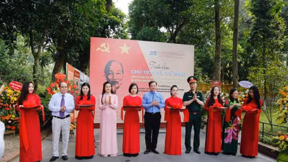 Trưng bày 250 ảnh tư liệu về Chủ tịch Hồ Chí Minh
