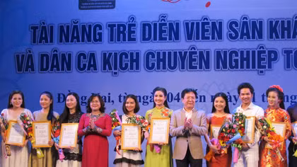 Trao 15 huy chương vàng cho tài năng trẻ Cải lương, Dân ca kịch