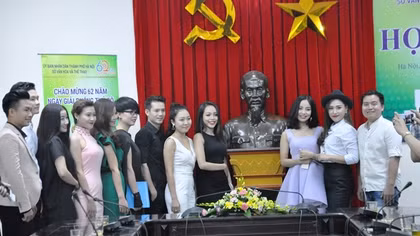 10 thí sinh vào chung kết "Giọng hát hay Hà Nội" năm 2016