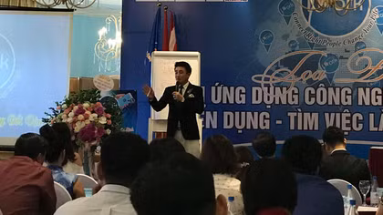 Bàn giải pháp giảm thất nghiệp nhờ ứng dụng công nghệ thông minh 