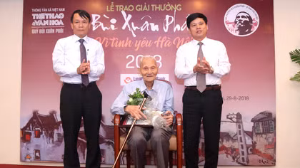 “Kỳ nhân tiền cổ Hà thành” nhận Giải thưởng Bùi Xuân Phái