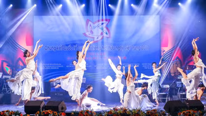Thi “Tiếng hát hữu nghị Việt – Trung 2018” tại Hà Nội, Quảng Tây