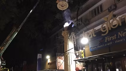 Lắp đặt ngọn hải đăng trên đất liền đầu tiên tại Việt Nam và Châu Á