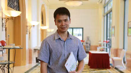 Đạo diễn phim cảnh sát hình sự “Cổ cồn trắng” tái xuất