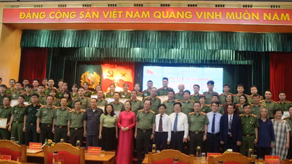 Trao giải cuộc thi Đại sứ Văn hóa đọc và thi sáng tác tranh hội họa về CAND