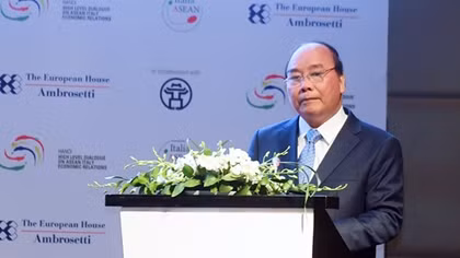Thủ tướng Nguyễn Xuân Phúc: "Khi các bạn nhìn về hướng Đông, hãy chọn Việt Nam"