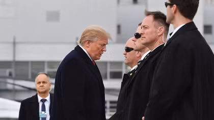 Châu Âu "tức giận" vì phát biểu luật súng đạn của ông Trump 