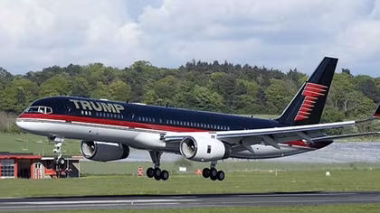 Chuyên cơ riêng của ông Trump đổi tên giống “Võ sĩ quyền anh”