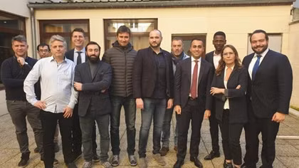 Pháp nói gì khi Phó Thủ tướng Italia gặp thủ lĩnh phe áo ghi-lê vàng? 
