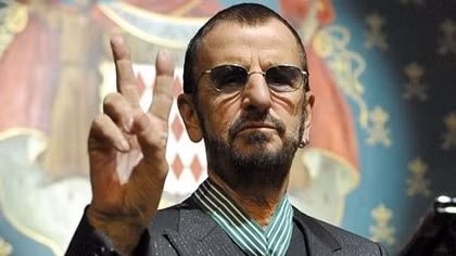 "Tay trống" Ringo Starr của The Beatles huyền thoại được phong tước danh dự