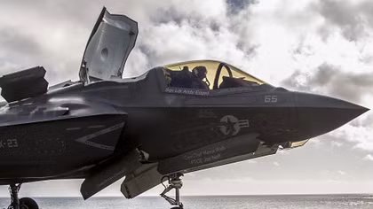 Tiêm kích F-35A đầu tiên tại Nhật Bản lộ diện 