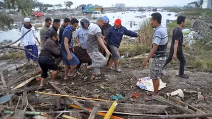 Người dân bàng hoàng kể lại thời khắc xảy ra động đất, sóng thần tại Indonesia 