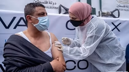 Israel chia sẻ vaccine ngừa COVID-19 "sắp hết hạn" với Palestine