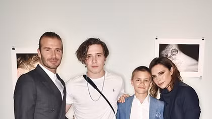 Gia đình Beckham lịch lãm tại triển lãm ảnh của cậu cả Brooklyn 