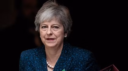 Thủ tướng Anh lần đầu tiên họp khẩn nội các về Brexit 