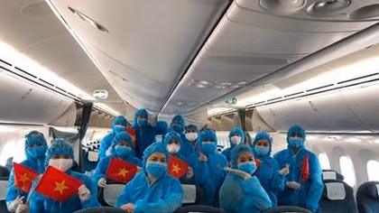 Tiếp tục đưa 340 công dân từ Anh về nước 