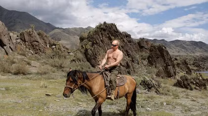 Vladimir Putin - 20 năm đỉnh cao quyền lực và những khoảnh khắc đời thường ấn tượng