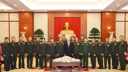 TBT Nguyễn Phú Trọng tiếp đoàn đại biểu Quân đội Nhân dân Lào 