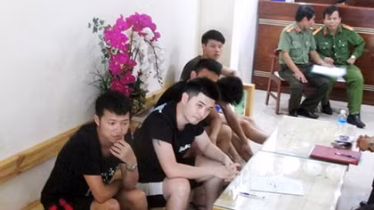 Nhóm người Trung Quốc thuê nguyên khách sạn để "thao túng chứng khoán"