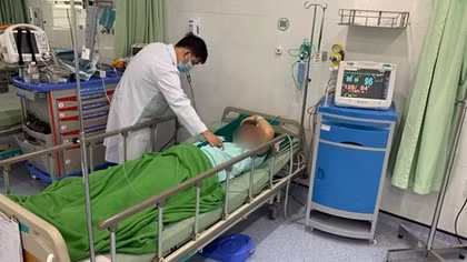 Cứu sống thiếu niên 17 tuổi bị tai biến hiếm gặp