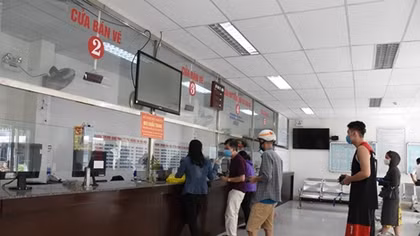  Sân bay, nhà ga, bến xe ở Đà Nẵng vắng vẻ trong ngày đầu hoạt động lại vận tải khách