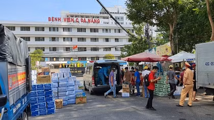 Nguồn thực phẩm dồi dào, người dân Đà Nẵng không phải tích trữ