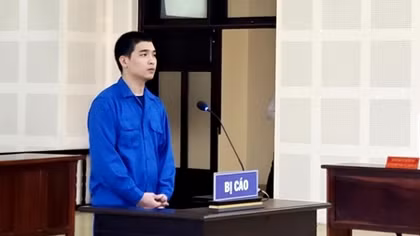 Đâm chết khách trong quán nhậu vì dám nhìn lén bạn gái