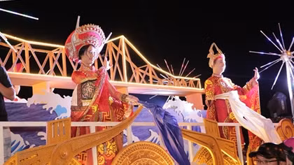 Vũ công quốc tế đến từ 8 quốc gia trình diễn Lễ hội Carnaval đường phố Đà Nẵng 