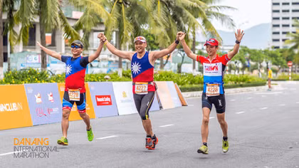 Hàng nghìn vận động viên tham gia cuộc thi Marathon Quốc tế Đà Nẵng